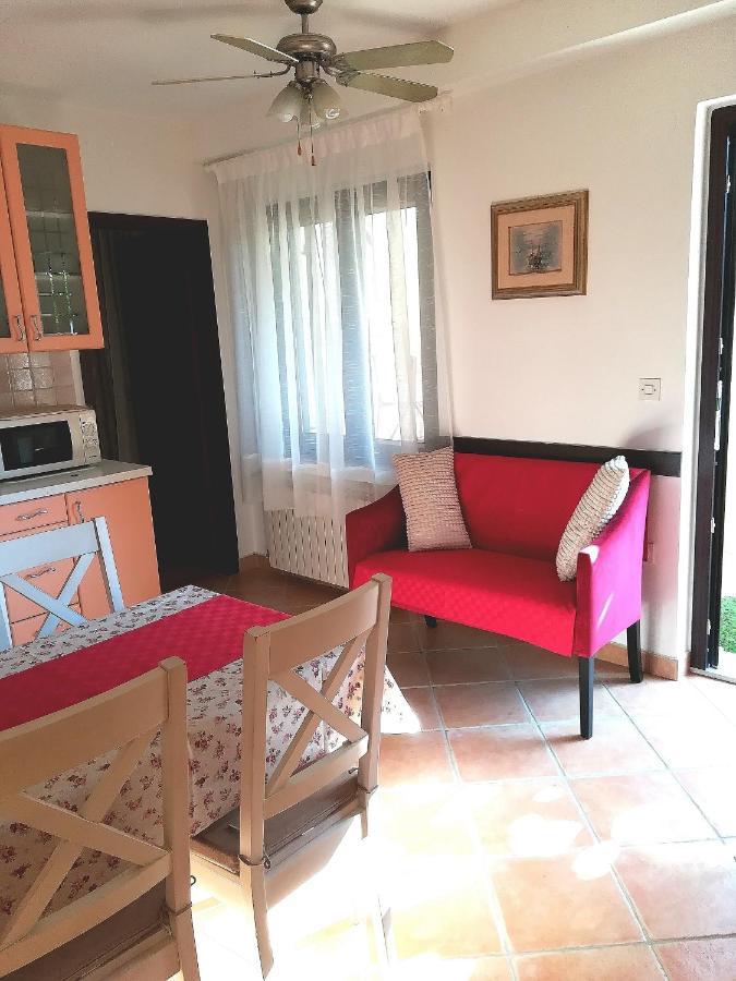 Apartmani Villa Otilija ポレッチ エクステリア 写真