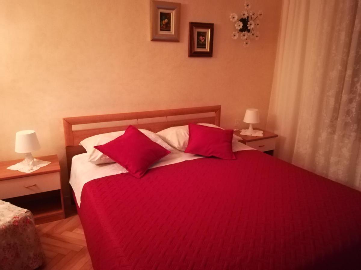 Apartmani Villa Otilija ポレッチ エクステリア 写真