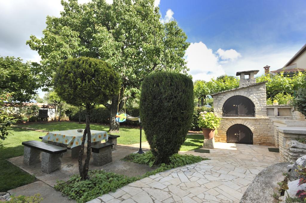 Apartmani Villa Otilija ポレッチ エクステリア 写真