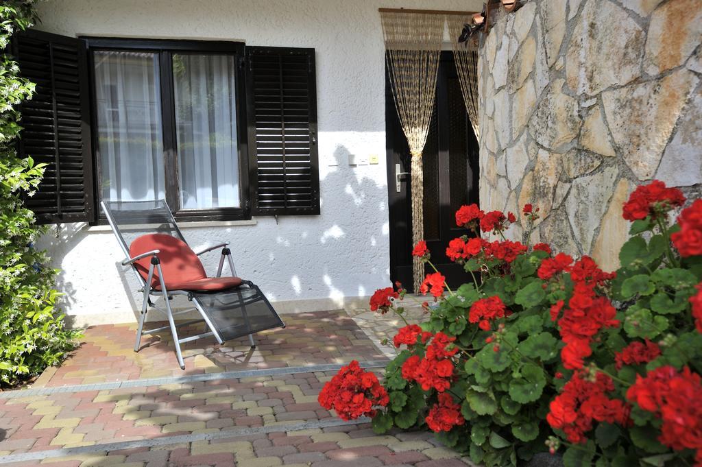 Apartmani Villa Otilija ポレッチ エクステリア 写真