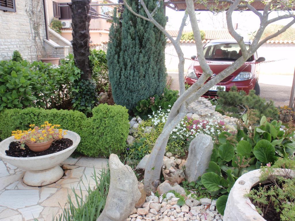 Apartmani Villa Otilija ポレッチ エクステリア 写真