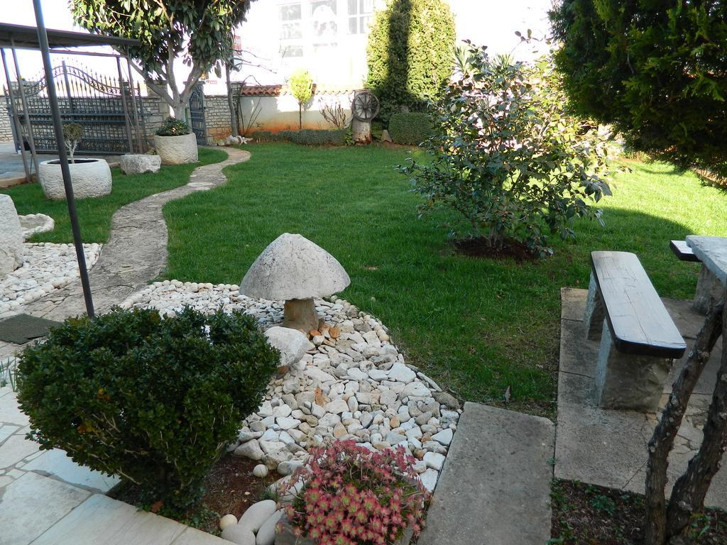 Apartmani Villa Otilija ポレッチ エクステリア 写真