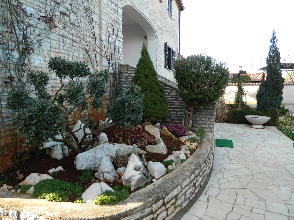 Apartmani Villa Otilija ポレッチ エクステリア 写真
