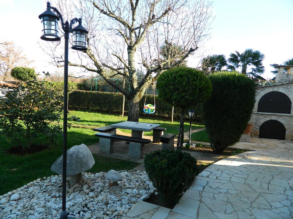 Apartmani Villa Otilija ポレッチ エクステリア 写真