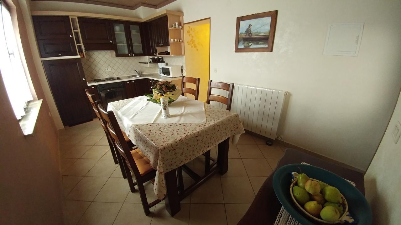 Apartmani Villa Otilija ポレッチ エクステリア 写真