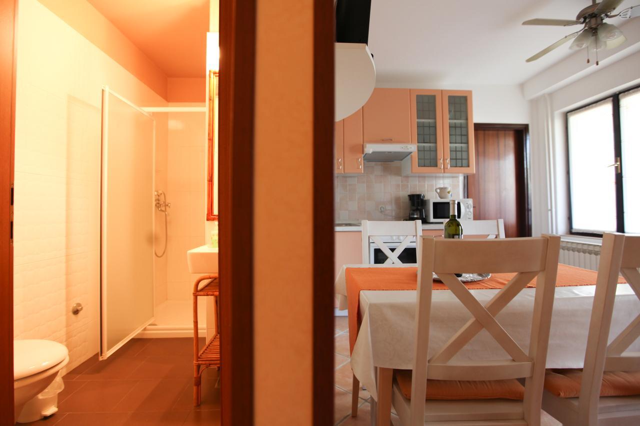 Apartmani Villa Otilija ポレッチ エクステリア 写真