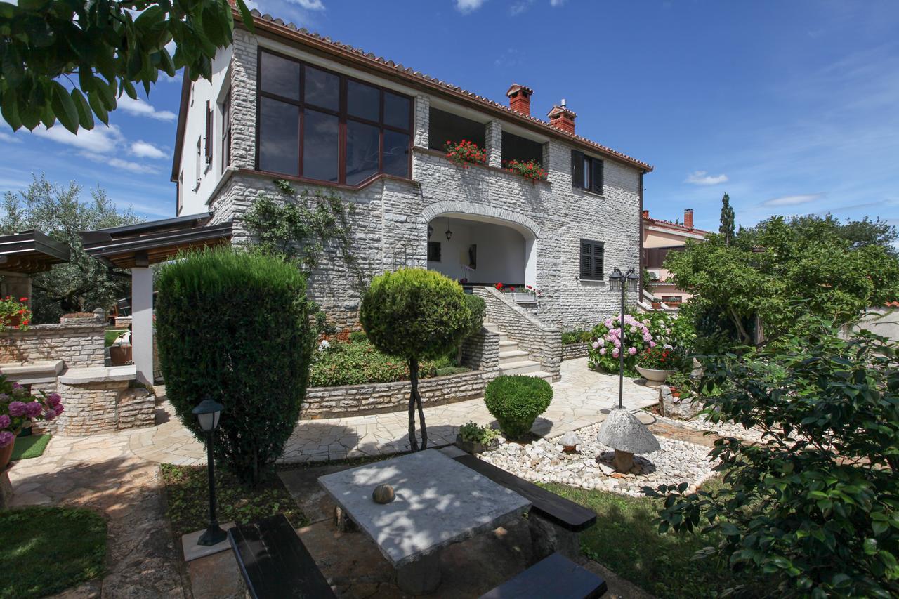 Apartmani Villa Otilija ポレッチ エクステリア 写真